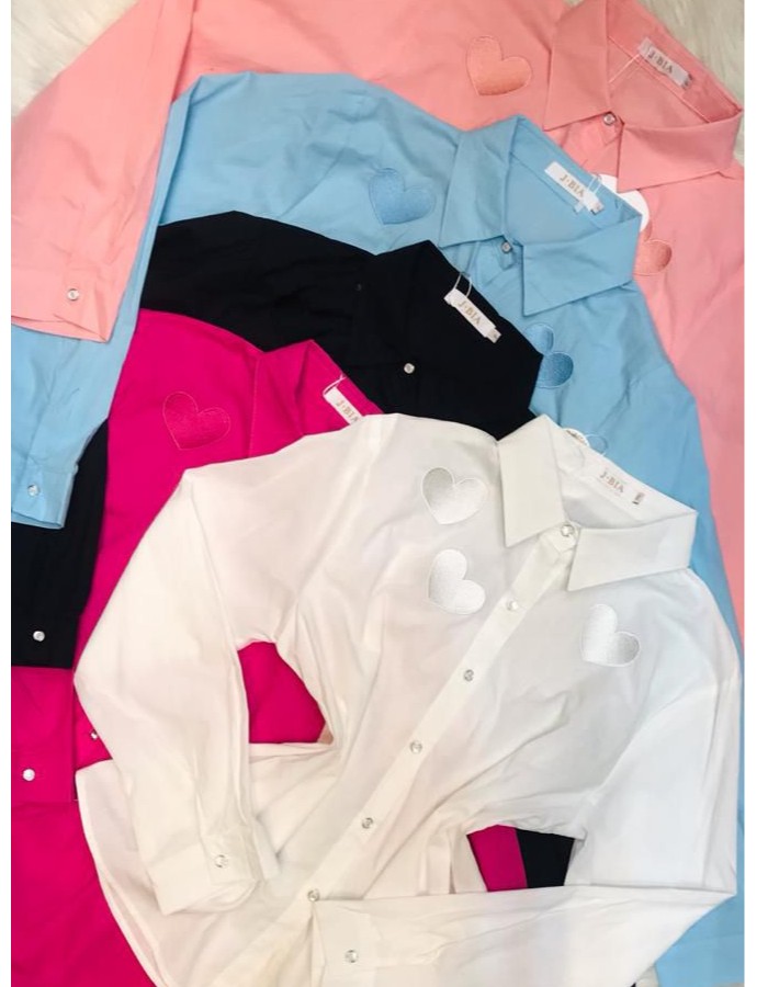 CAMISA MANGA LONGA C/ BORDADO DE CORAÇÃO