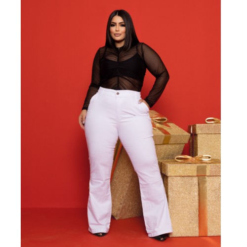 CALÇA FLARE BRANCA NA LYCRA