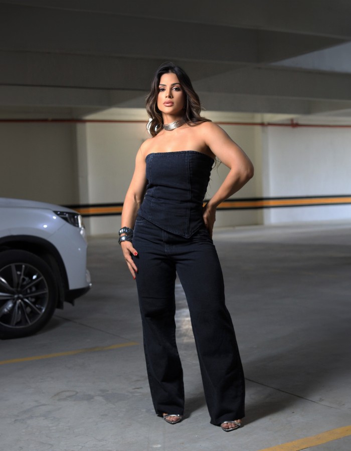 CALÇA WIDE LEG VINTAGE/ CORTE A LASER NA BARRA 