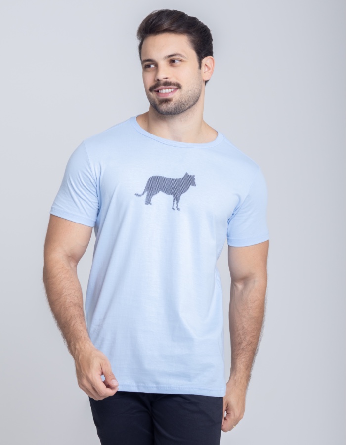 BÁSICA ESTAMPADA - LOGO PINADO