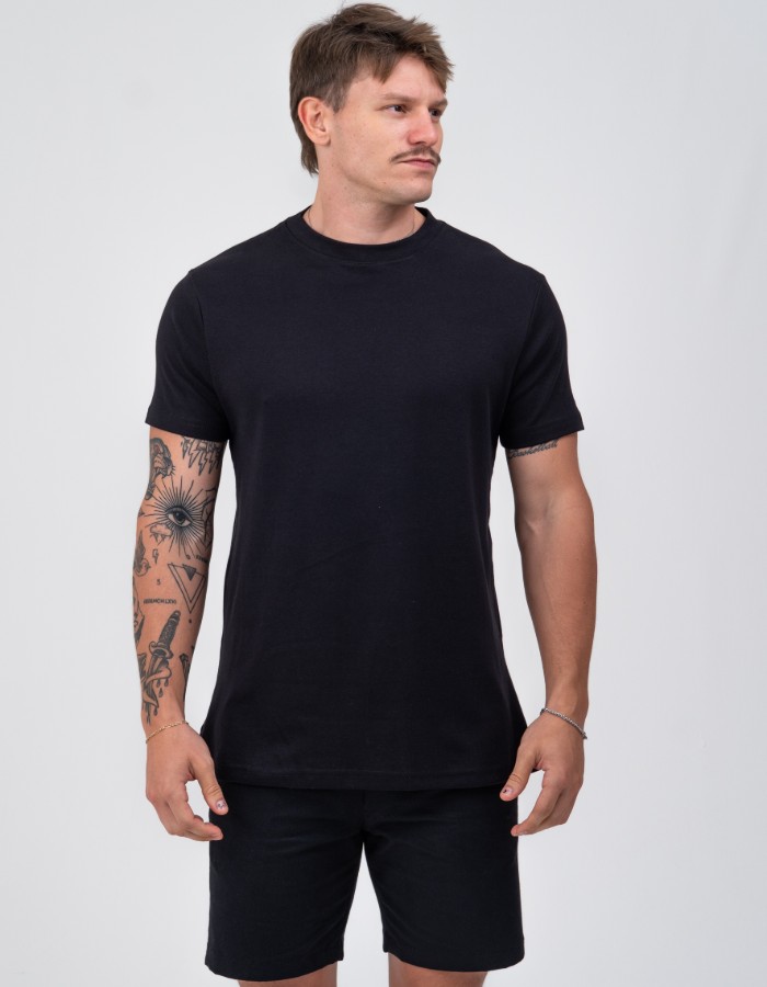 T SHIRT SUEDINE GOLA MÉDIA PRETO