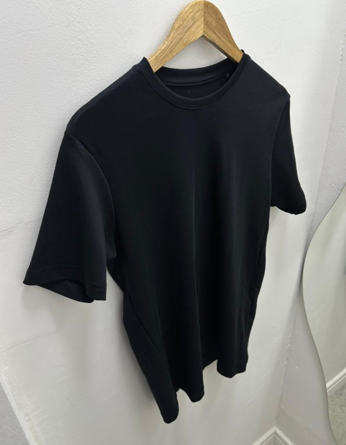 Produto suedine-gold-preta 2