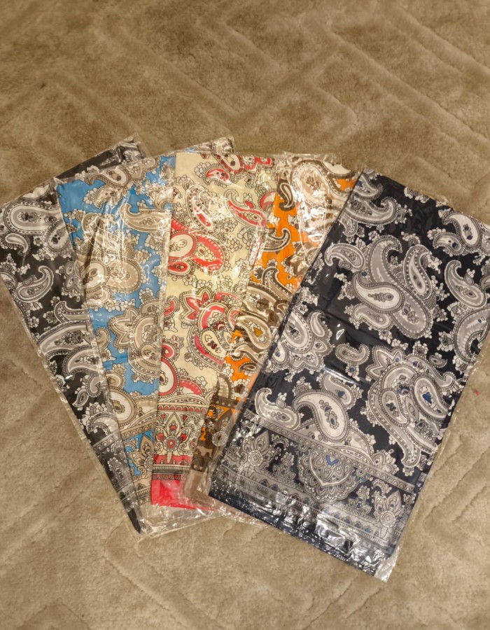 LENÇO DE CETIM ESTAMPADO 