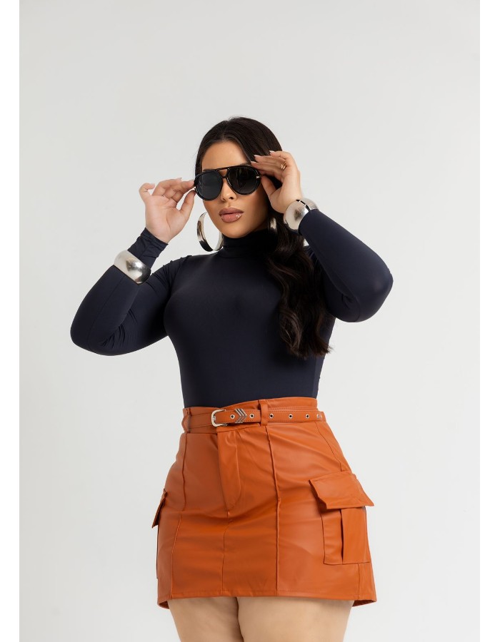 SHORT SAIA CARGO DE COURO