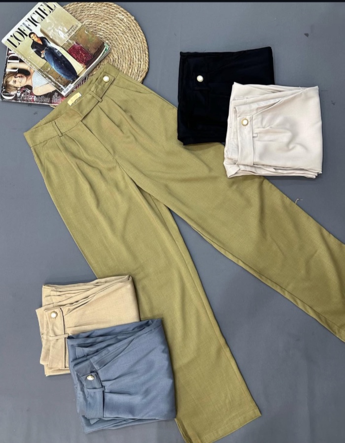 Calça pantalona com botão 