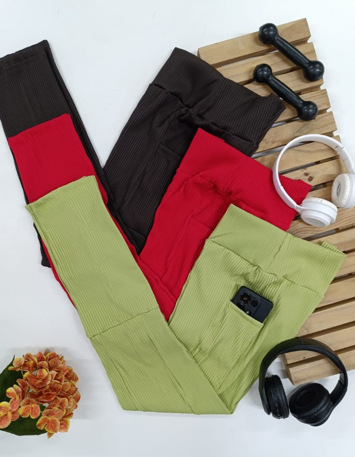 CALÇA BOLSO LATERAL PLUSS CANELADA STYLE