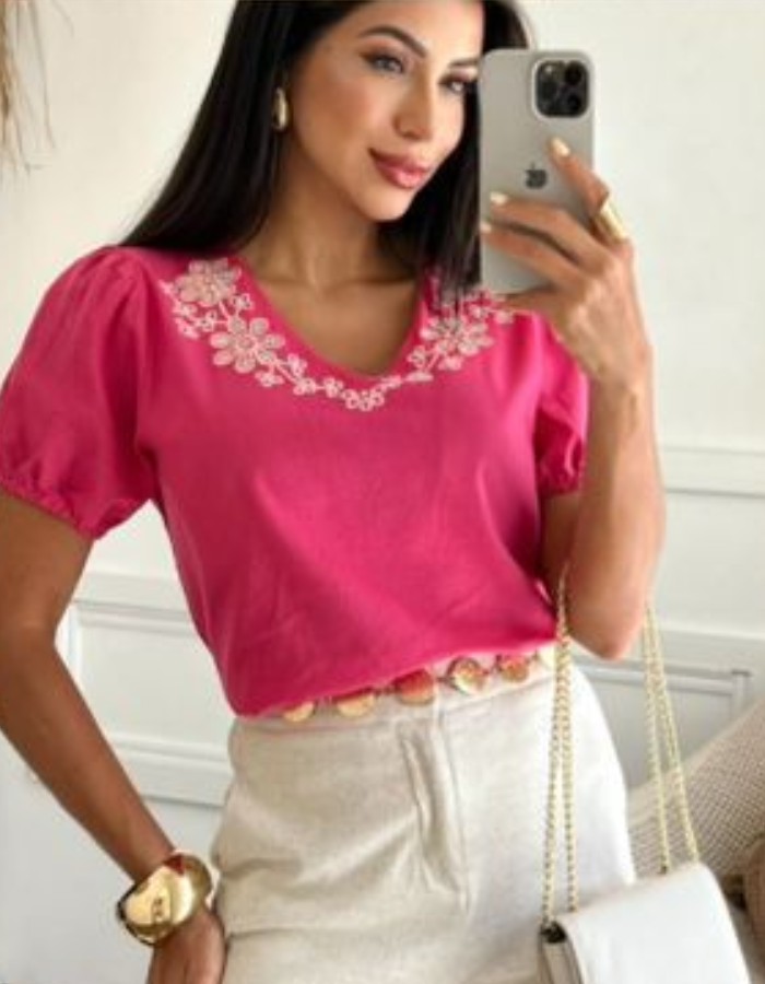 BLUSA DE LINHO COM MANGA PRINCESA E BORDADO 