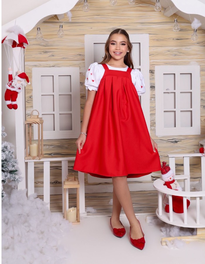 A SALOPETE COM BLUSA BORDADO DE CORAÇÃO