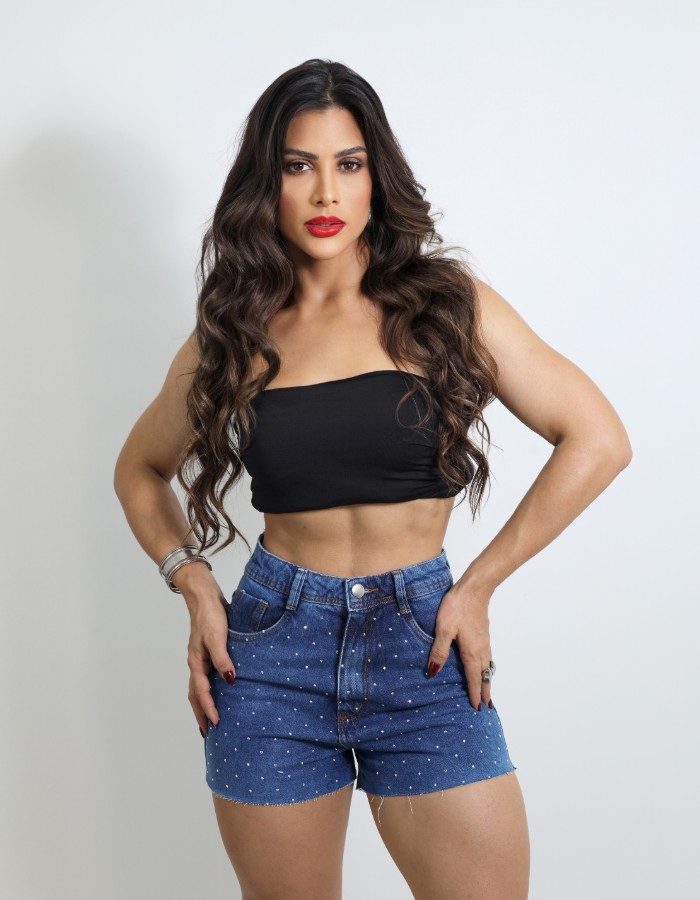 SHORT JEANS COM BRILHO