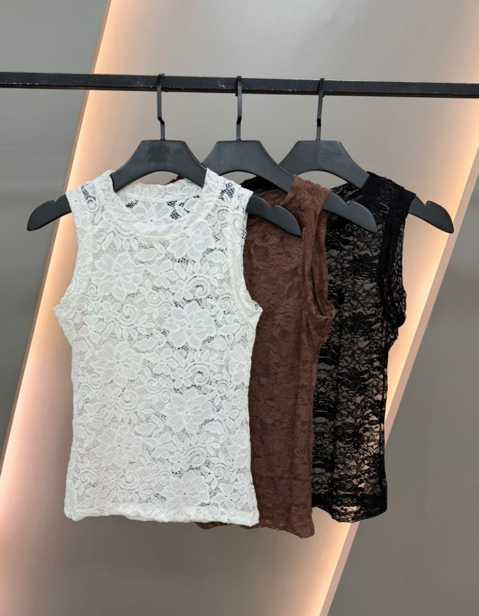 BLUSA DE RENDA