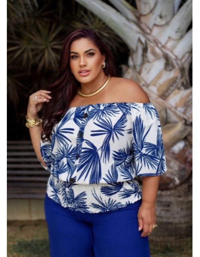 Blusa ciganinha c/ detalhe em botões na frente 