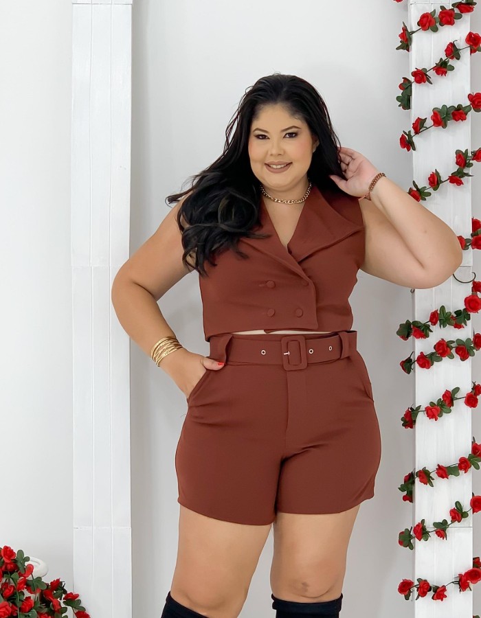 Conjunto Colete 4 botões e Short