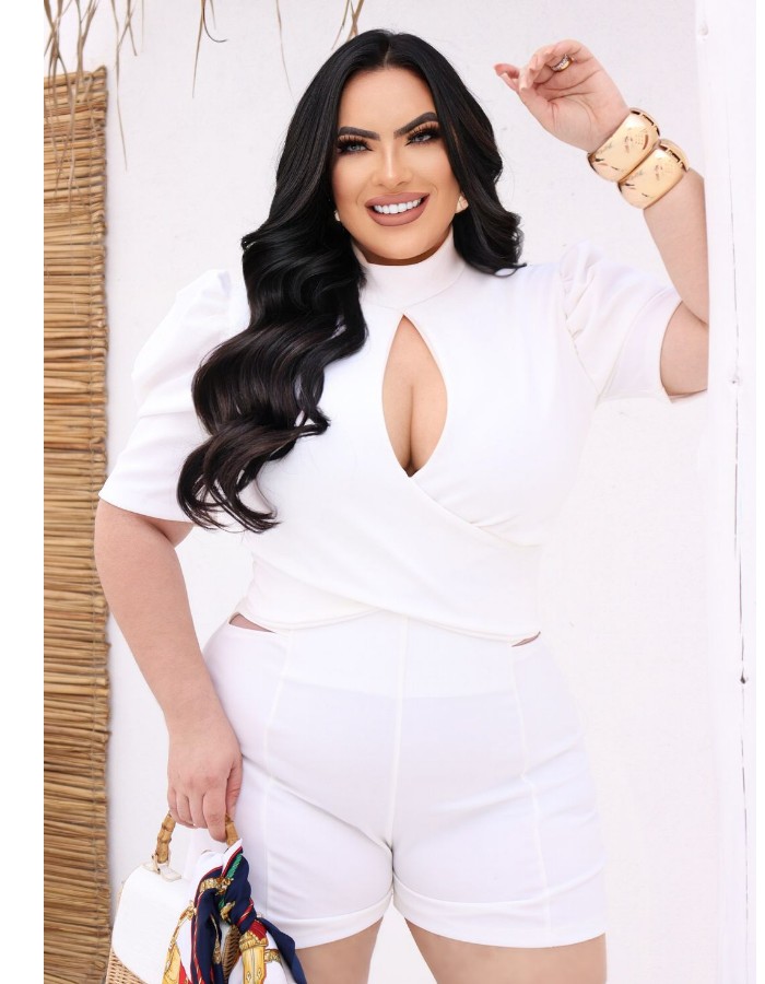 Conjunto cropped c/ decote + short tradicional vazado