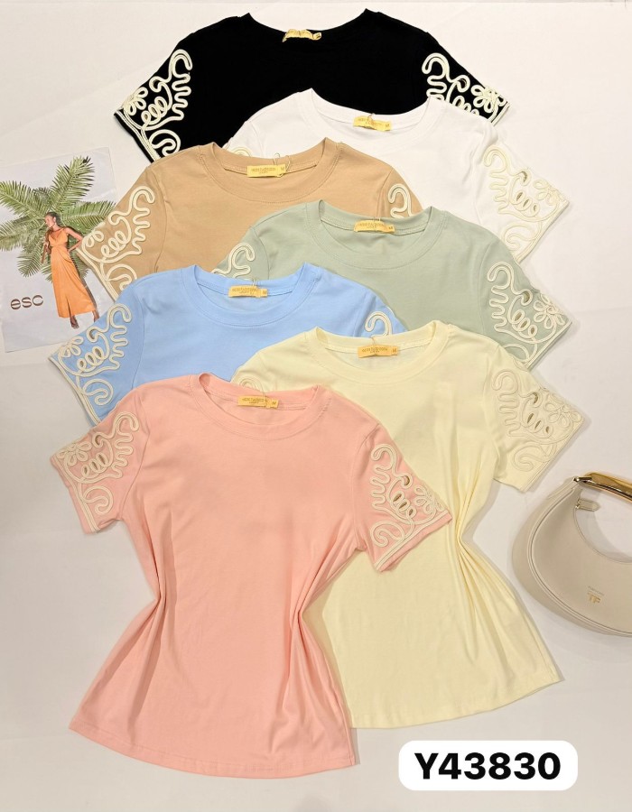 T-SHIRT ALGODÃO C/ ELASTANO DETALHE EM BORDADO