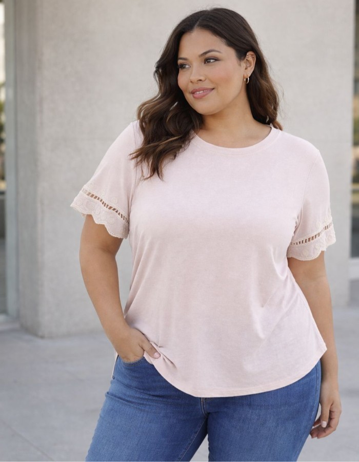 Blusa Plus Detalhe Bordado Manga 
