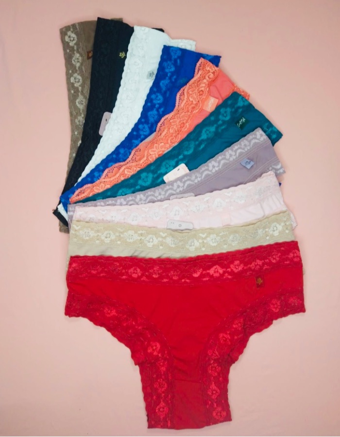 Calcinha rendas lateral 