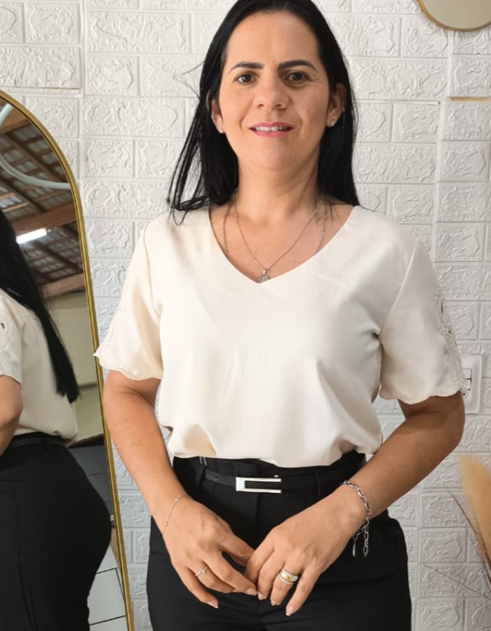 BLUSA CREPE SEDA BORDADO NA MANGA