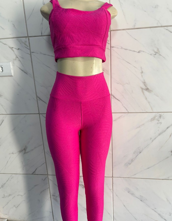 CONJUNTO CALÇA JACQUARD SARA COM TOP DE ALÇA LARGA