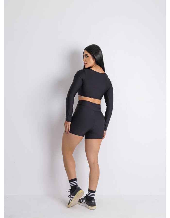 CONJUNTO SHORT E TOP COM MANGA