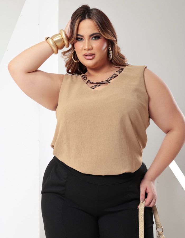 Blusa Detalhe Decote