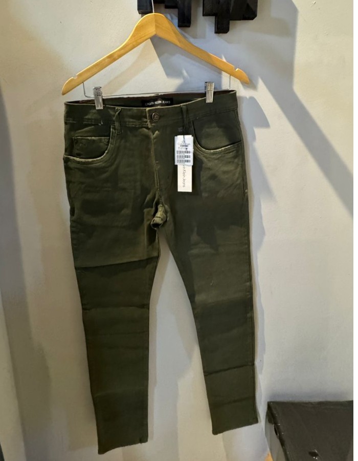 Calça Calvin Klein 