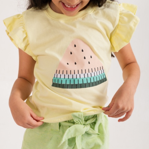 T-SHIRT BABADO ESTAMPADA MENINA