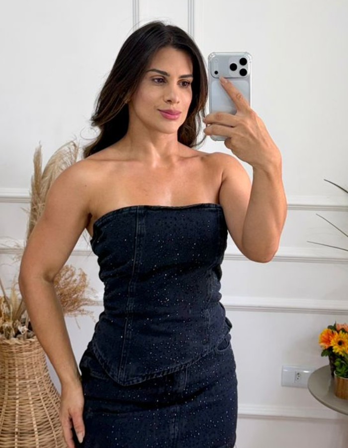 TOP ASSIMÉTRICO COM BRILHO