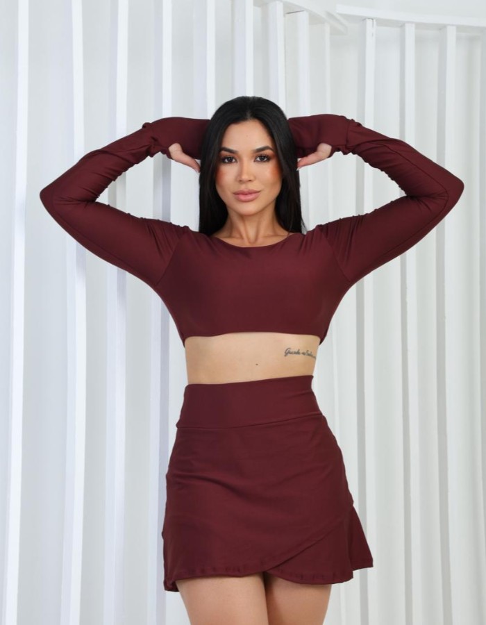 Conjunto short saia e top manga longa