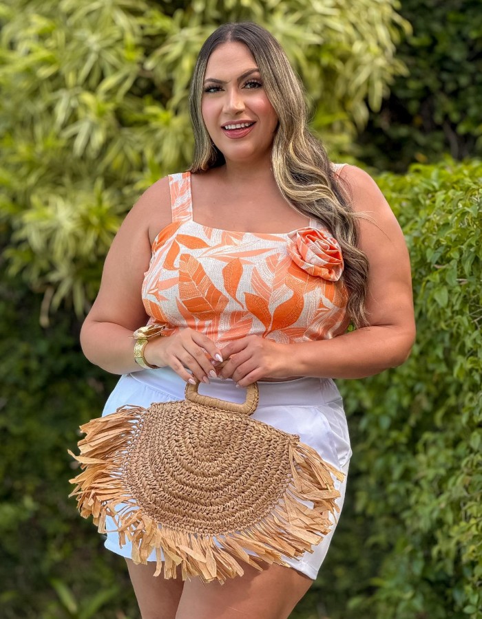 Cropped alça c/ detalhe em flor