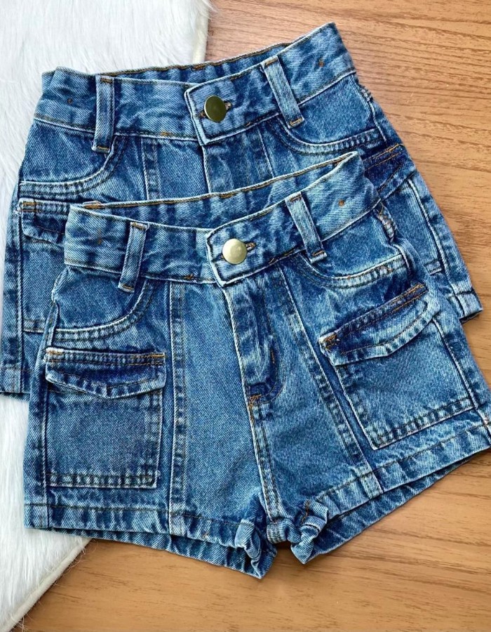 SHORT COM BOLSINHOS NA FRENTE