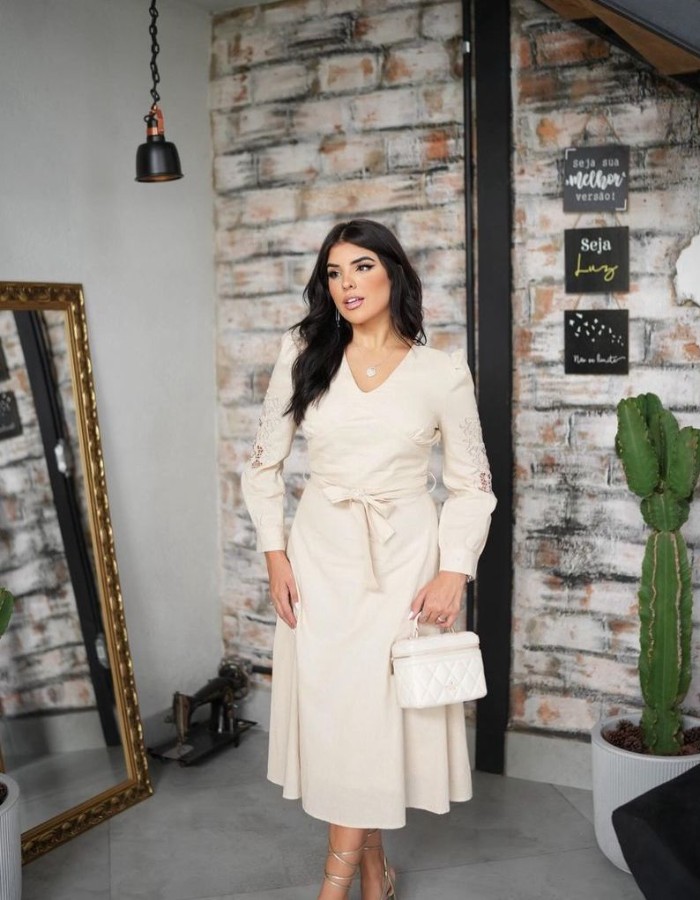 VESTIDO MANGA BORDADA VASADA 