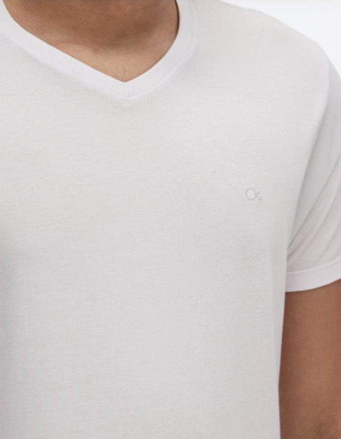 T-shirt Ogochi gola V 