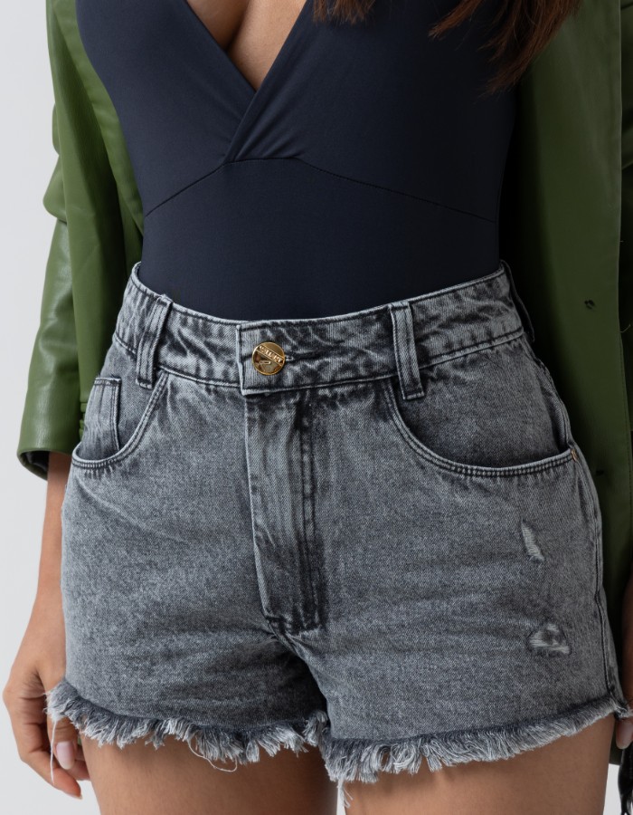 Short 100% marmo preto pino puido