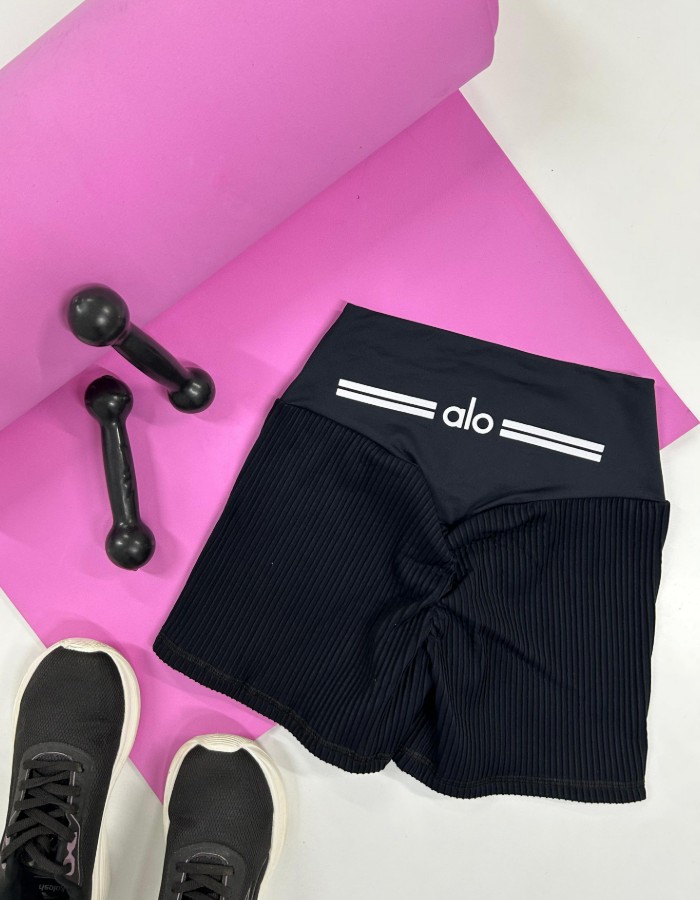 SHORT EMPINA BUMBUM FRANZIDO alo CANELADO