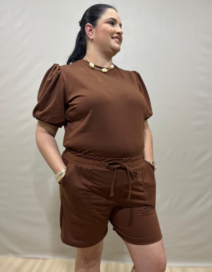 CONJUNTO BLUSA E SHORT EM MOLETINHO