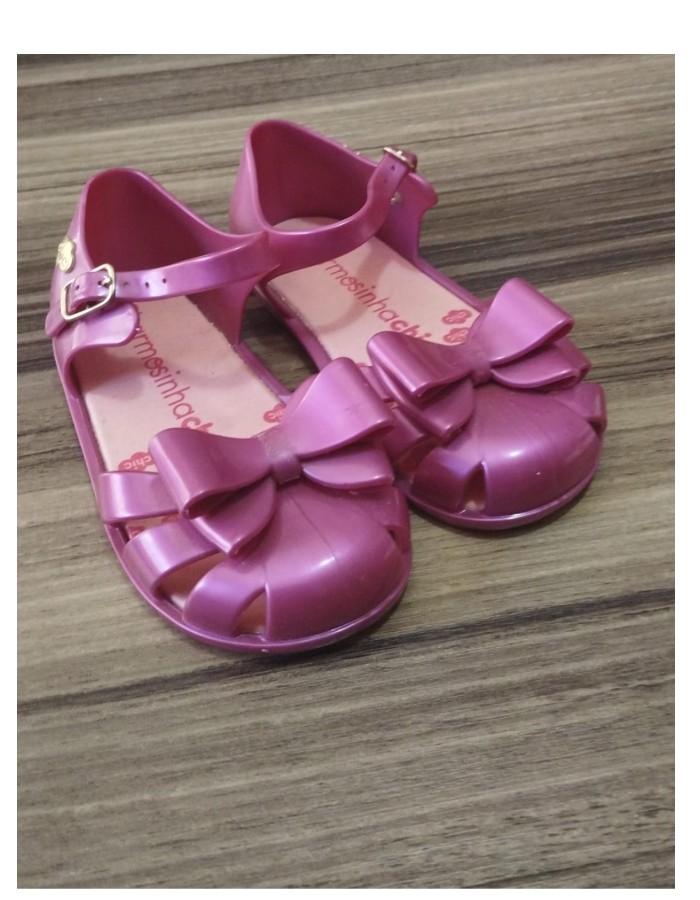 Sandália charmosinha 