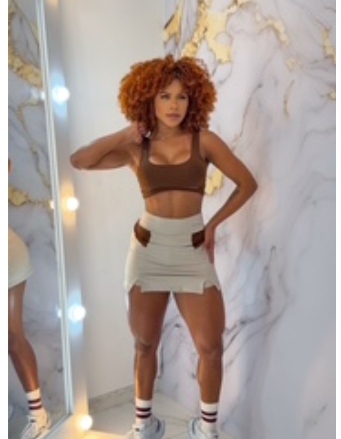 CONJUNTO SHORT SAIA ABERTURA LATERAIS DA SAIA