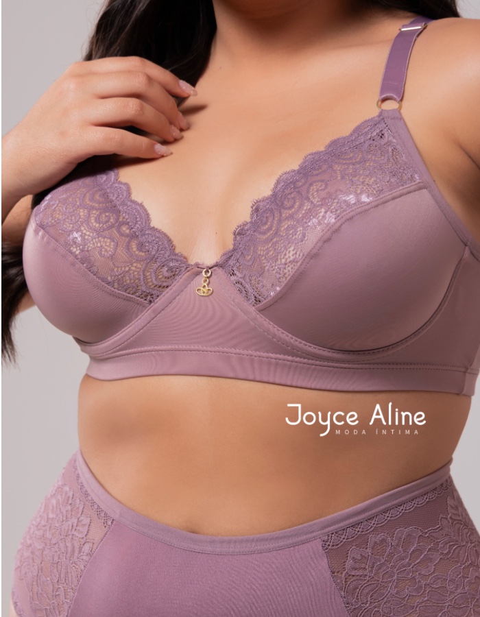 SUTIA PLUS SIZE SEM BOJO COM DETALHES EM RENDA REF 300