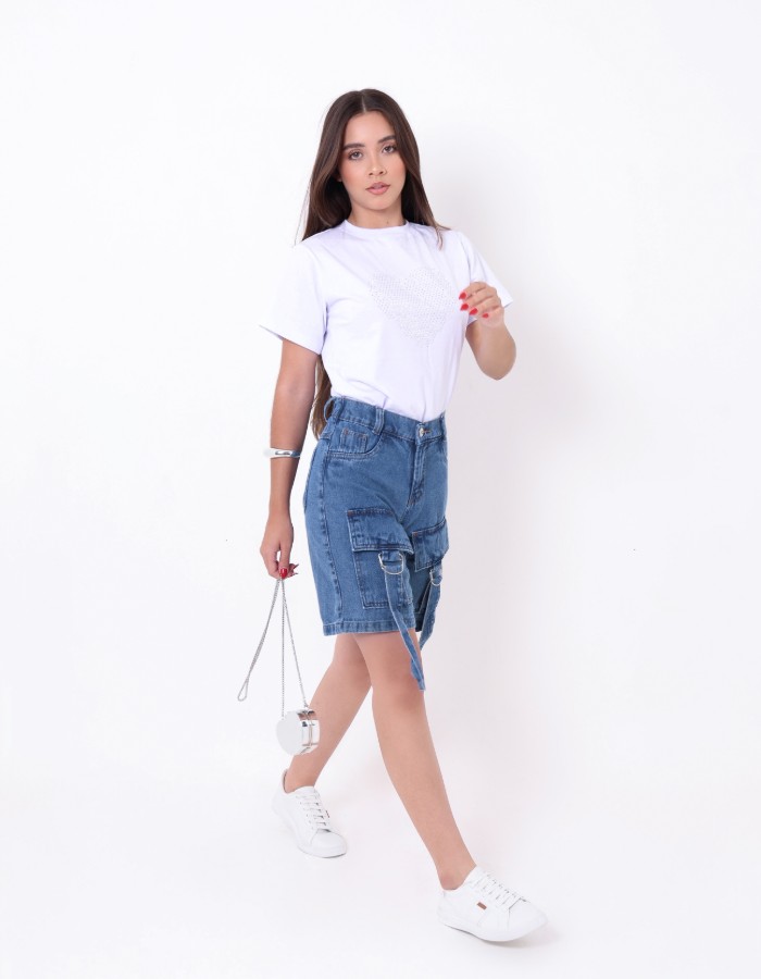 BERMUDA COM FIVELA E BOLSOS FRONTAL