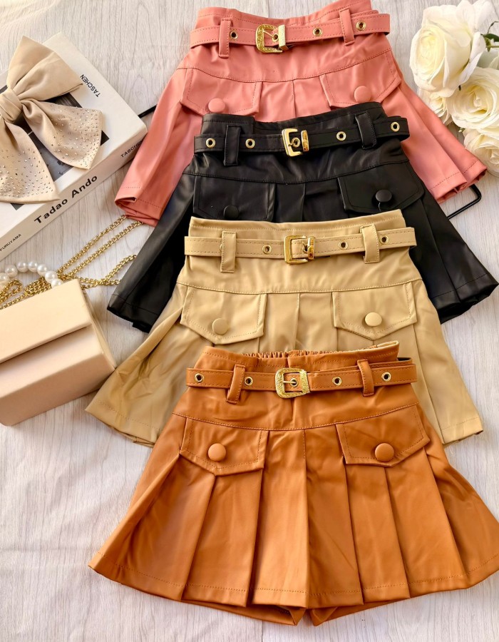 SHORT SAIA COM ABAS E CINTO DA MESMA COR