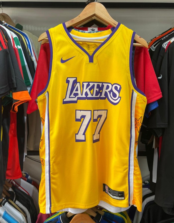 Lakers edition - Dončić 77