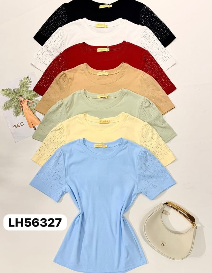 T-SHIRT PLUS SIZE C/ DETALHE DE BRILHO NA MANGA