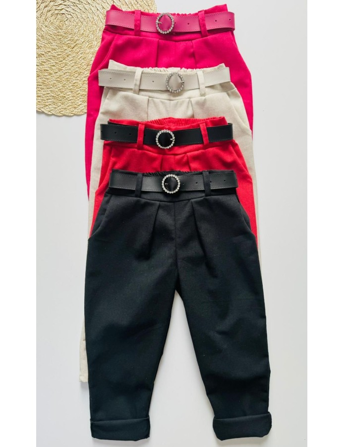 Calça com cinto de linho