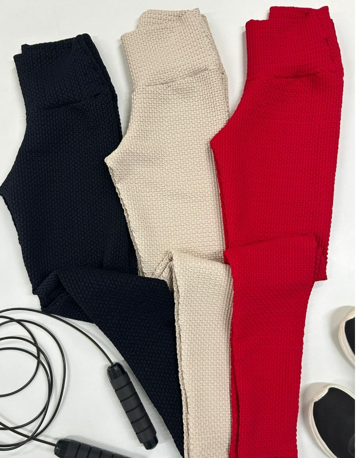 CALÇA CÓS ALTO EM BROCADO