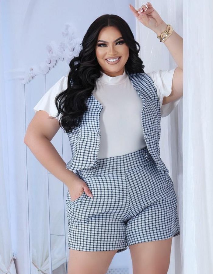 short tradiconal c/ detalhe em botões coberto (PLUS) 