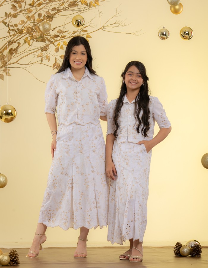 CONJUNTO SAIA E BLUSA (TEC. CAMBRAIA BORBADO 100% ALGODÃO)