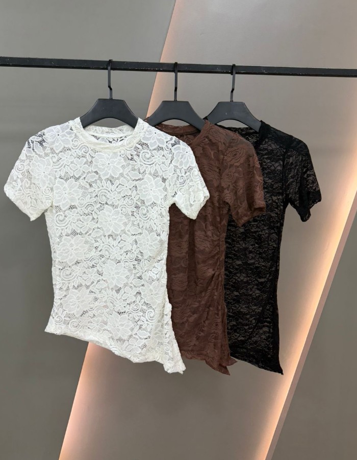 BLUSA DE RENDA