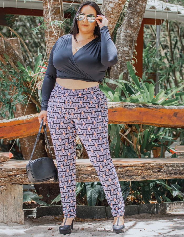 CALÇA COM BOLSOS - TAM G E GG