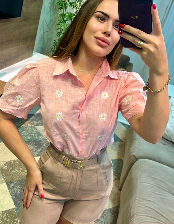 Blusa Detalhe Flores