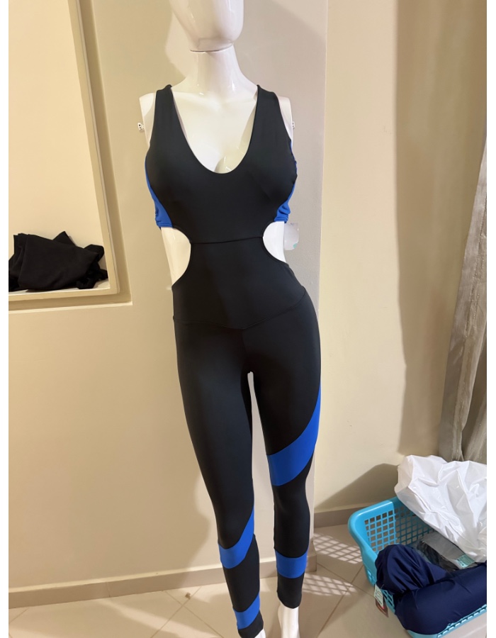 MACACÃO LONGO DETALHE NAS COSTAS VESTE ATE 42